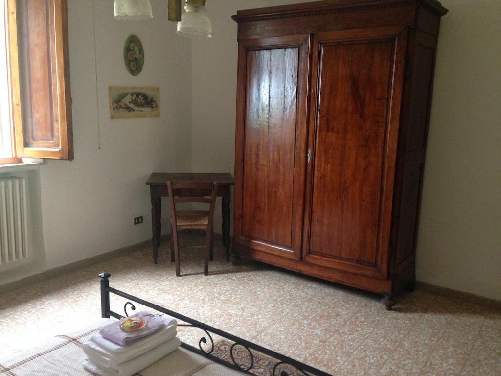 Santa Maria a Monte Podere Di Valli الغرفة الصورة